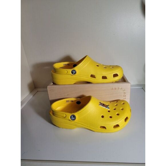 Crocs Classic Clogs with Scooby-Doo Charm - Picture 2 of 6